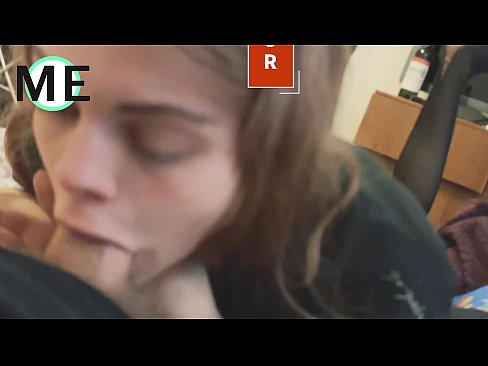 ❤️ Πούτσος στο λαιμό της, σκισμένο καλσόν και σκισμένα τακούνια ☑ Πλάκες, στο el.redporn-tv.ru